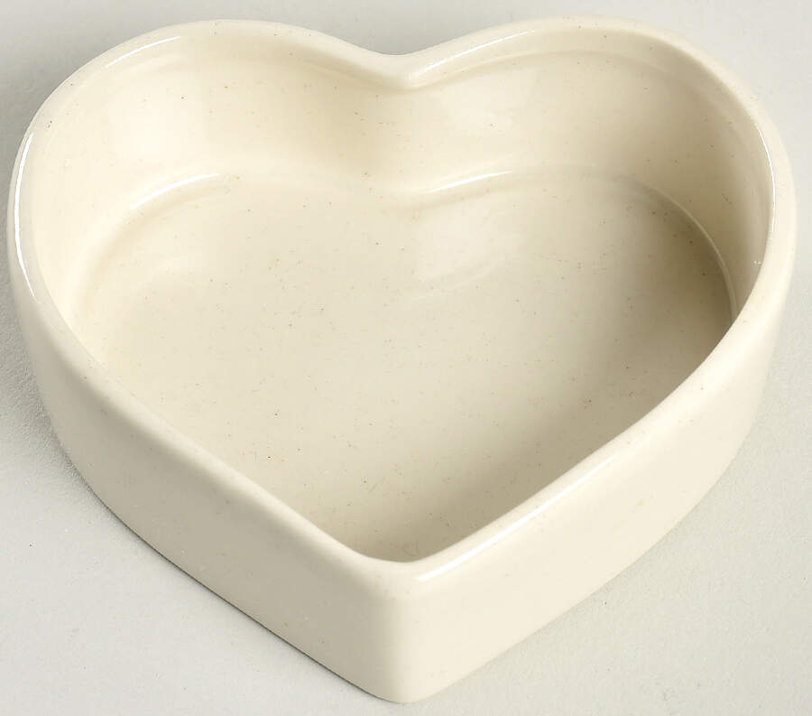 Heartland Heart Shape Box No Lid by International-1