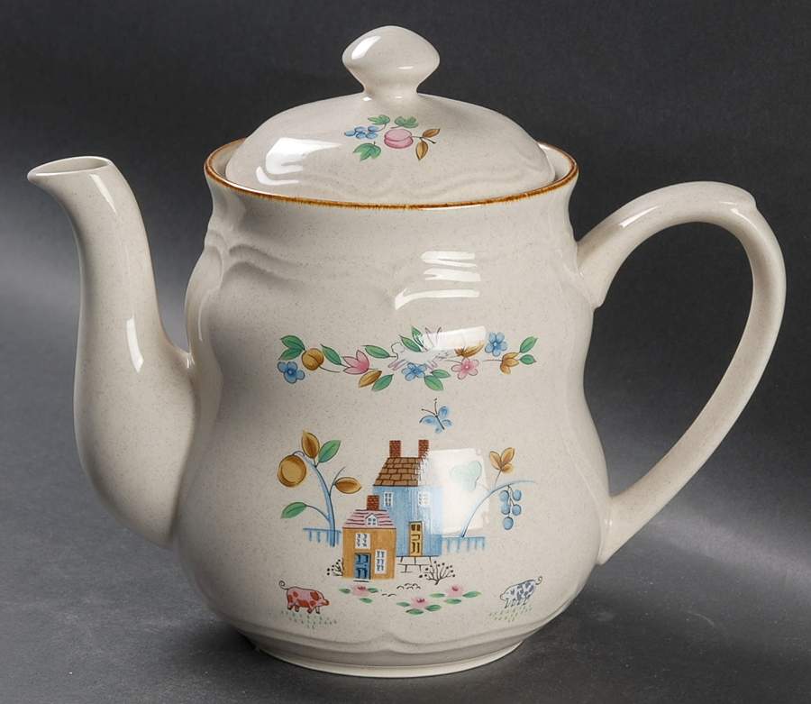 Heartland Tea/Coffee Pot & Lid by International-1