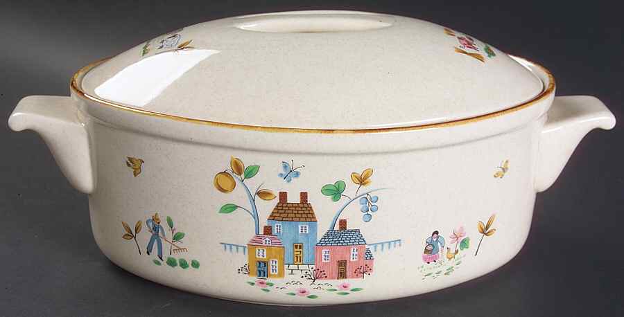Heartland 2 Quart Oval Covered Casserole by International-1