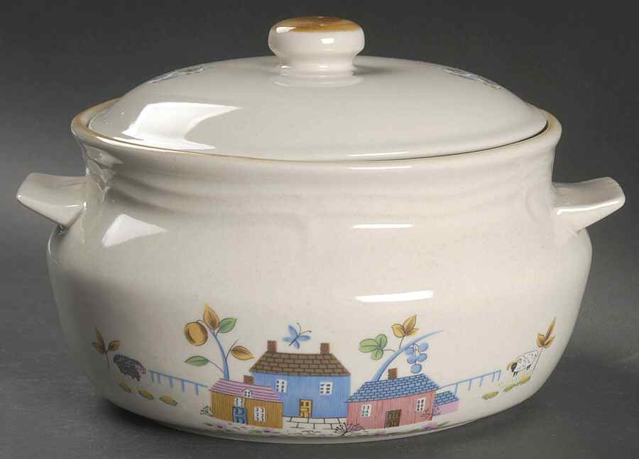 Heartland 2 Qt Round Covered Casserole by International-1