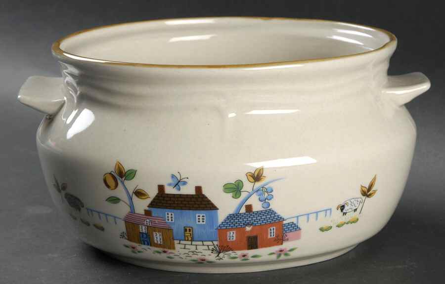 Heartland 1.75 Qt Round Covered Casserole No Lid by International-1