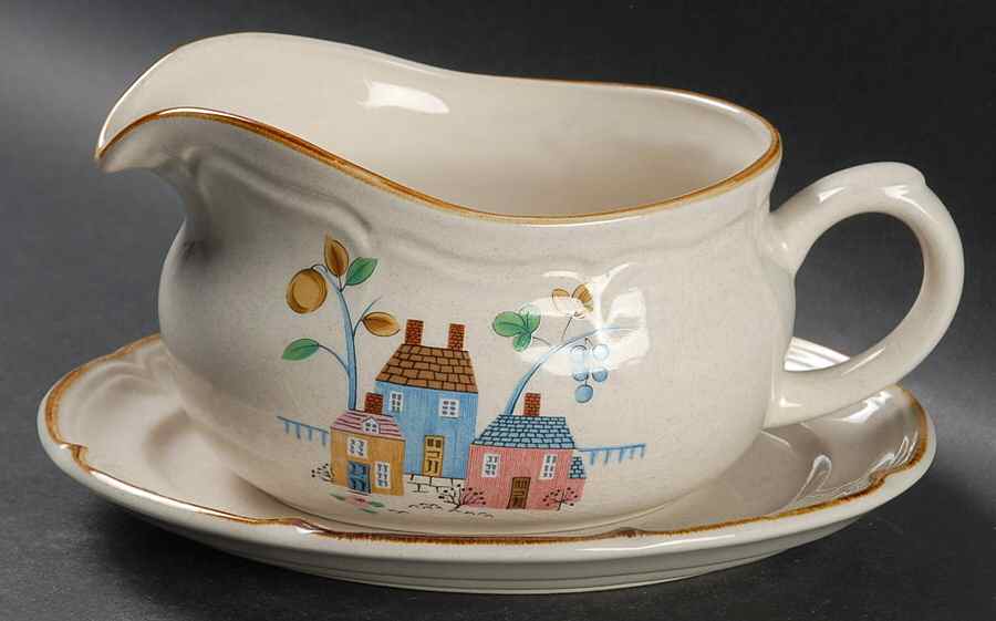 Heartland Gravy Boat & Underplate/Relish by International-1