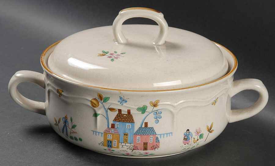 Heartland 1.5 Qt Round Covered Vegetable by International-1
