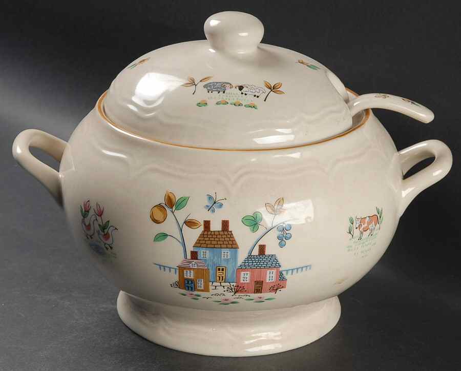 Heartland Tureen & Lid w/Ladle by International-1