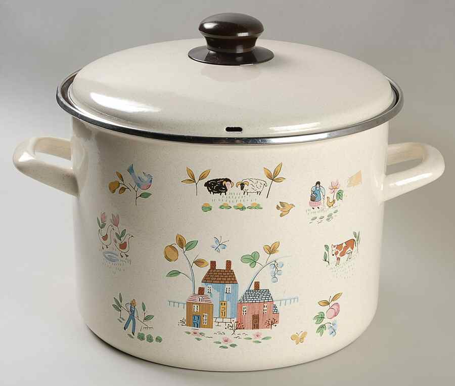 Heartland 8 Quart Metal Stockpot & Metal Lid by International-1