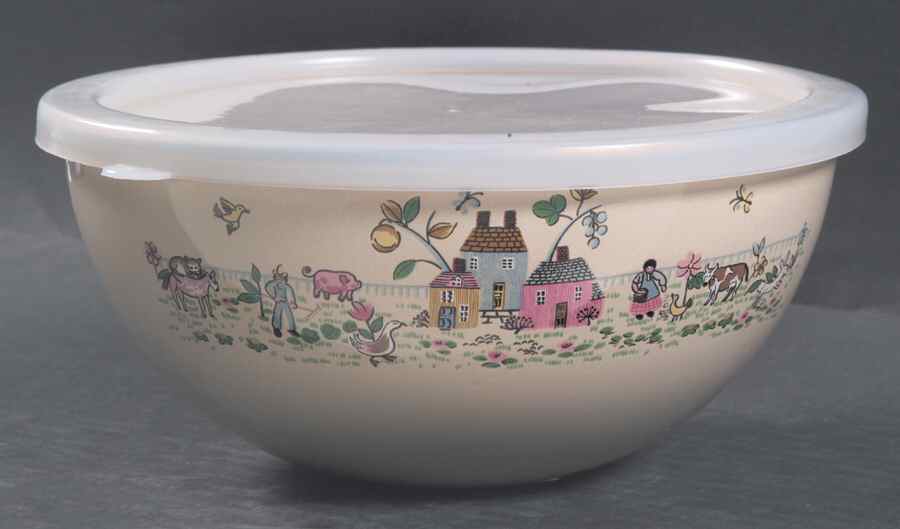 Heartland 7 3/4" Metal Bowl W/Plastic Lid by International-1