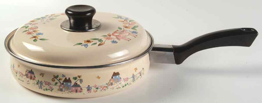 Heartland 9" Metal Skillet & Lid by International-1