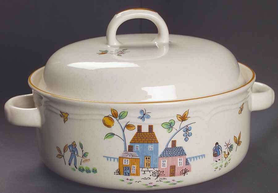 Heartland 1.5 Qt Round Covered Casserole by International-1