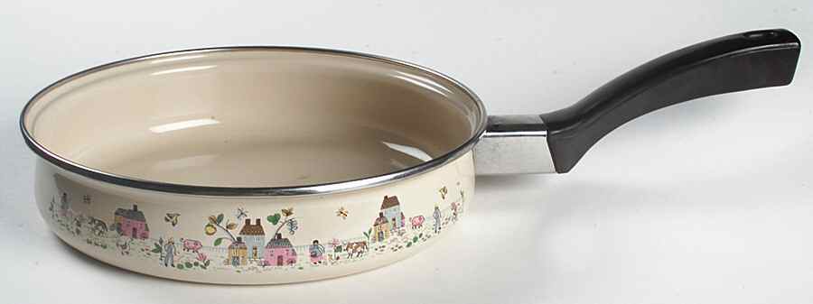 Heartland 9" Metal Skillet No Lid by International-1
