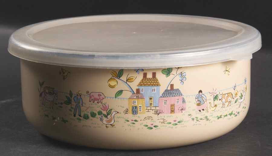 Heartland 6 5/8" Metal Bowl W/Plastic Lid by International-1