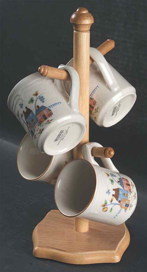 Heartland Mug Tree & 4 Mugs by International-1
