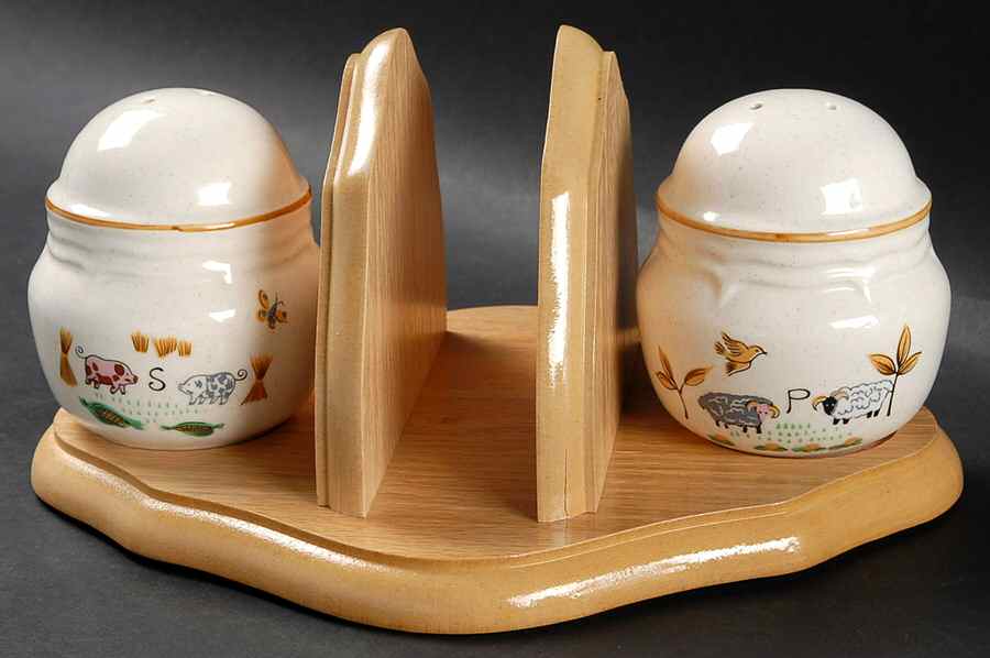 Heartland Napkin/S&P w/Wood Tray (Uses the SAPM8) by International-1