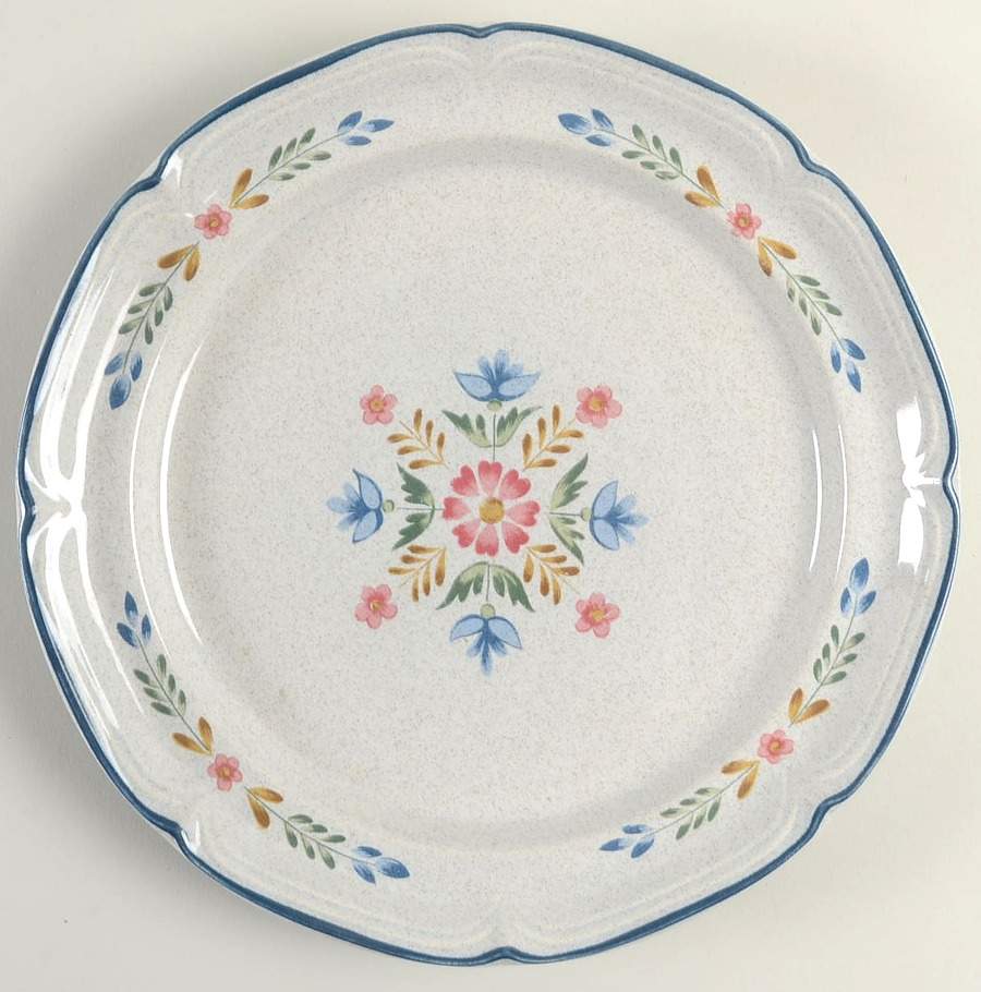 Heritage Dinner Plate by International-1