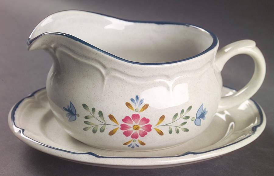 Heritage Gravy Boat & Underplate/Relish by International-1