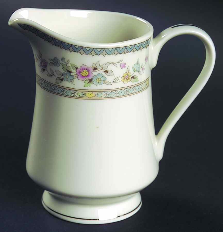 Heritage Creamer by International-1