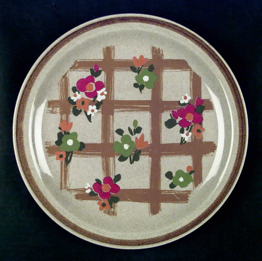 Hopscotch Dinner Plate by International-1