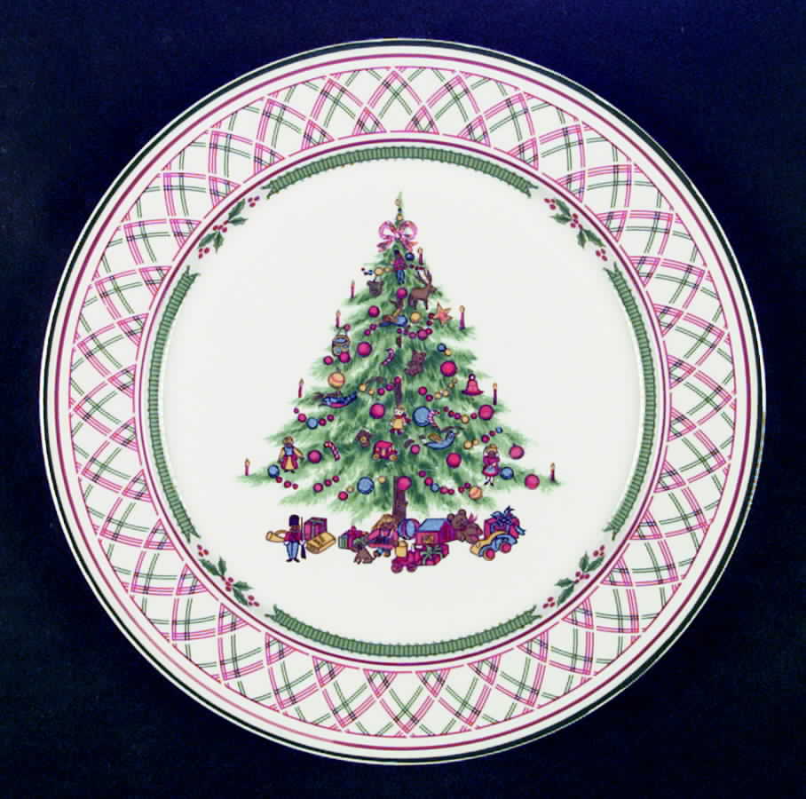 Holly Ribbon Dinner Plate by International-1