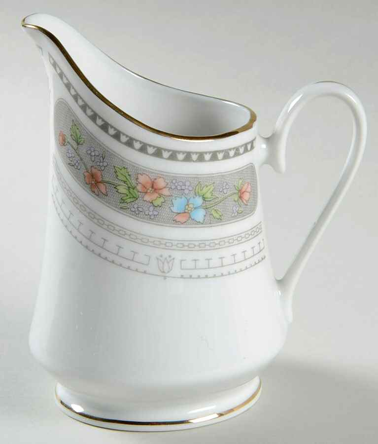 Illusion Creamer by International-1