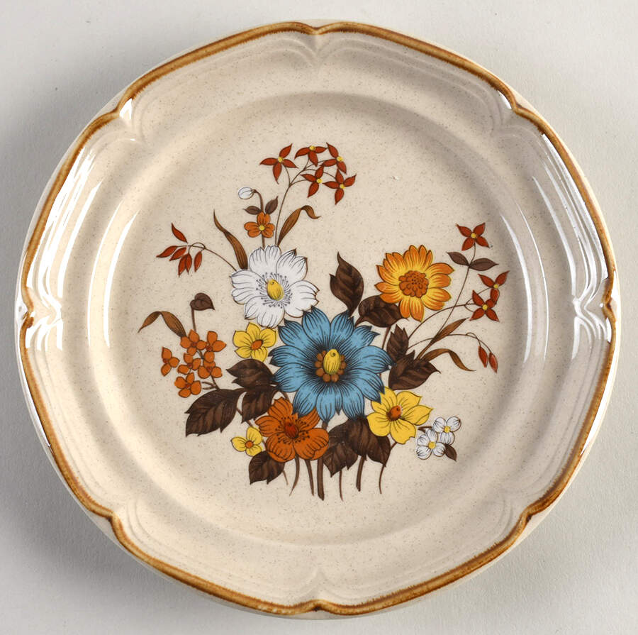 Jardin Salad Plate by International-1