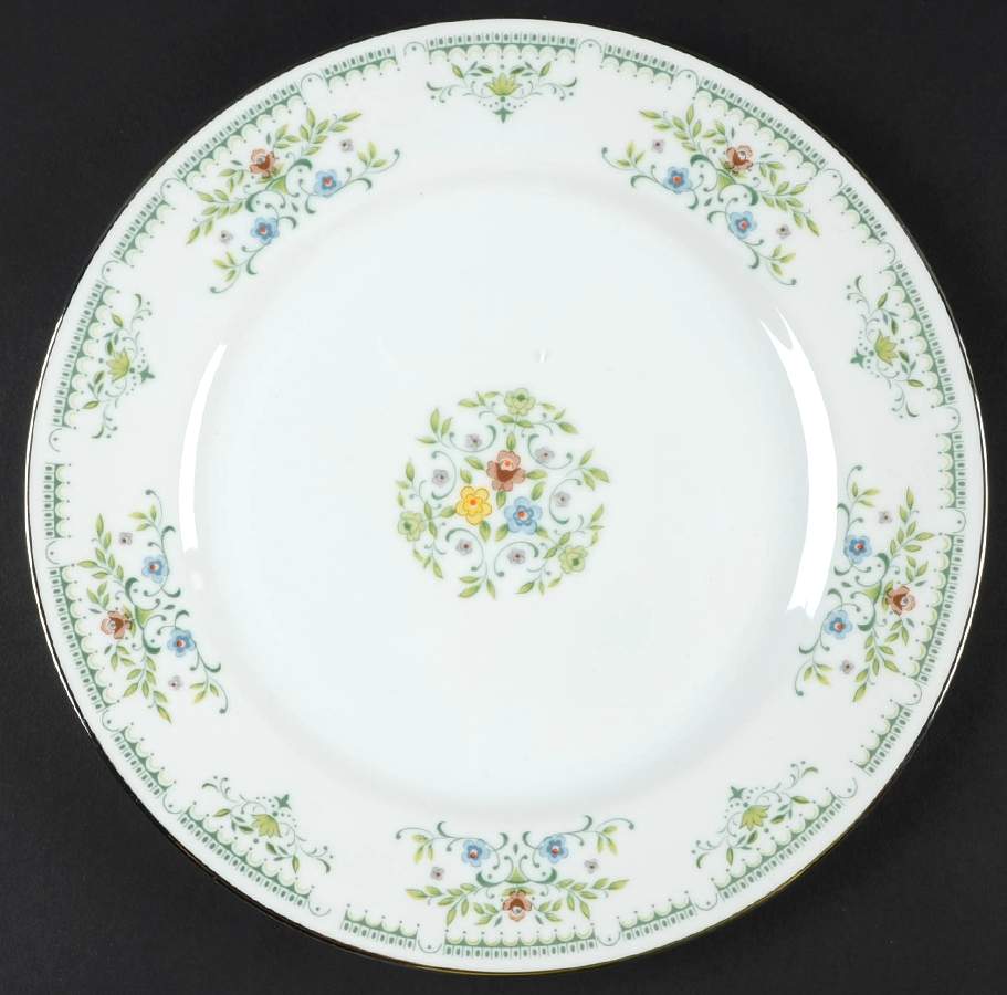 Juliet Dinner Plate by International-1
