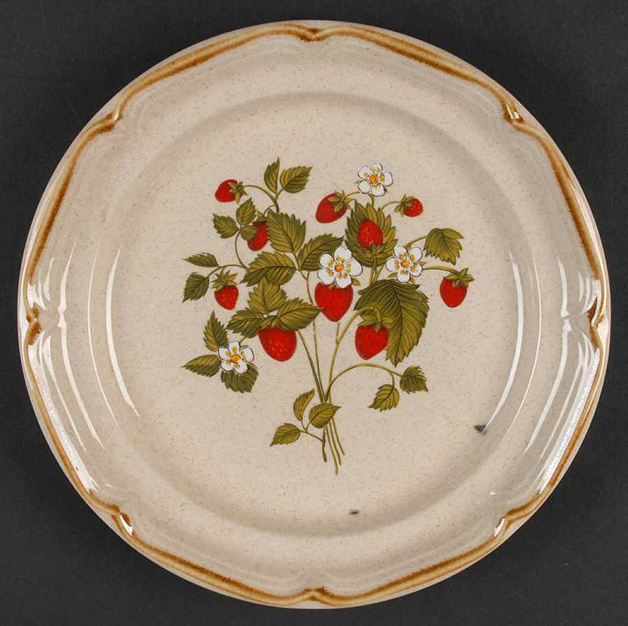 La Fraise Salad Plate by International-1