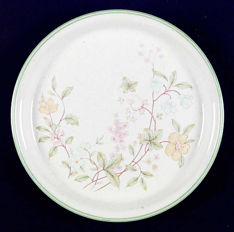 Laurel Dinner Plate by International-1