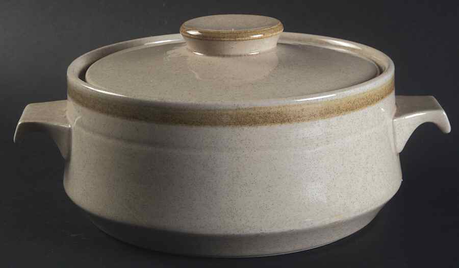 Linda 1.5 Qt Round Covered Casserole by International-1