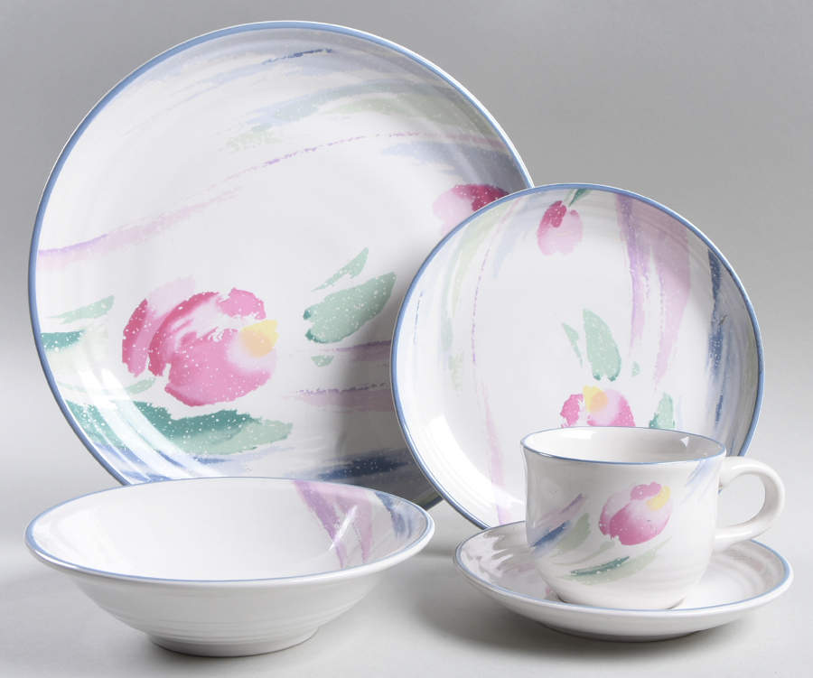 Light Wind 5 Piece Place Setting by International-1