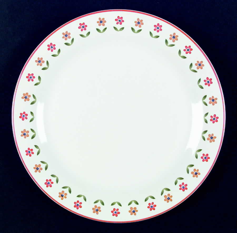 Luv Me Dinner Plate by International-1