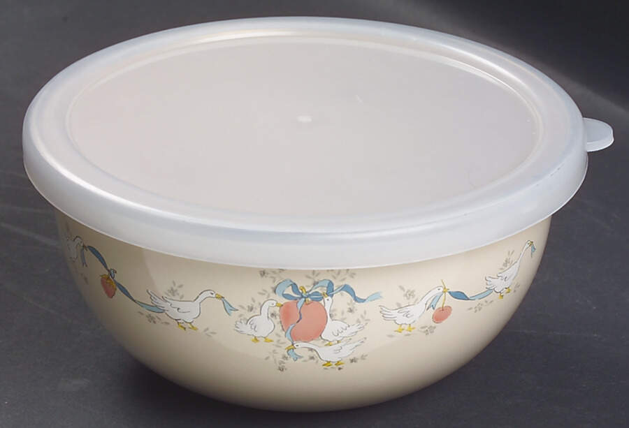 Marmalade Bowl-Metal 5 7/8"  with Plastic Lid by International-1