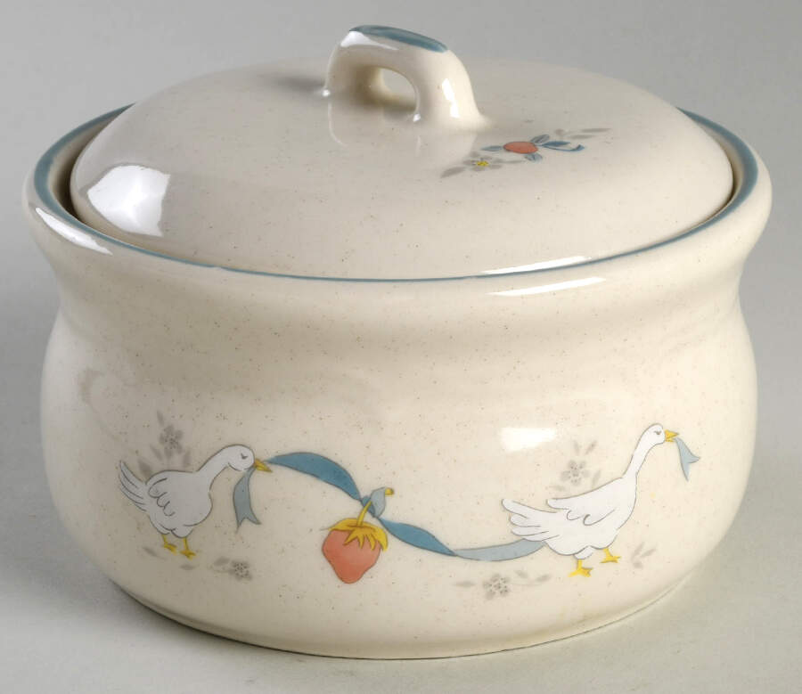 Marmalade Butter Tub & Lid by International-1