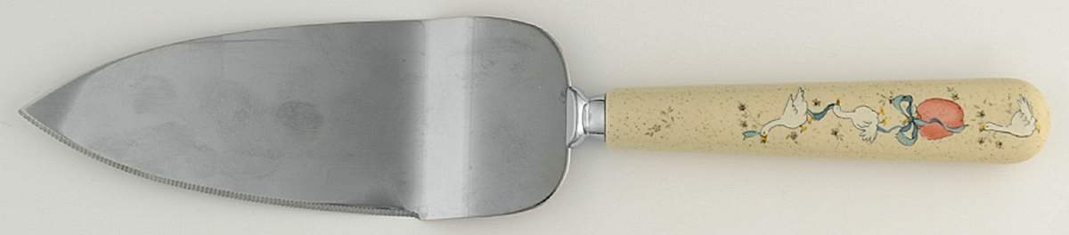 Marmalade Cake Server W/Stainless Blade by International-1