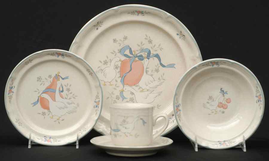 Marmalade 5 Piece Place Setting by International-1