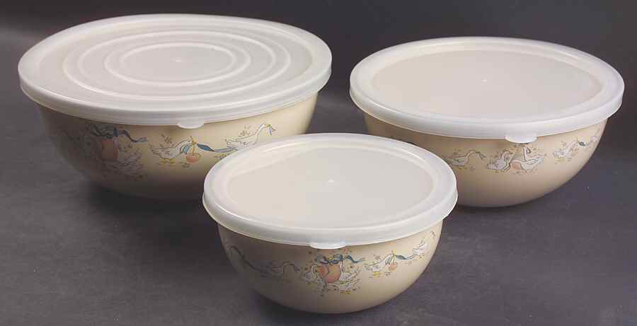 Marmalade (3 Pc) Metal Bowl Set & Lid (5 7/8",7 1/4",8 1/2") by International-1