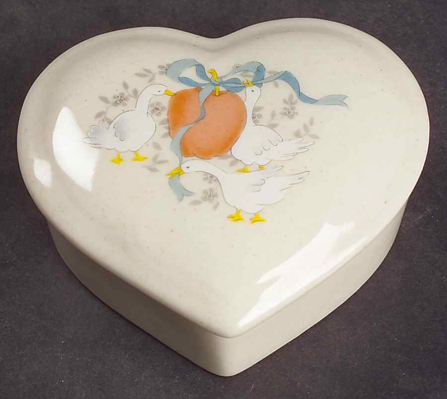 Marmalade Heart Shape Box & Lid by International-1