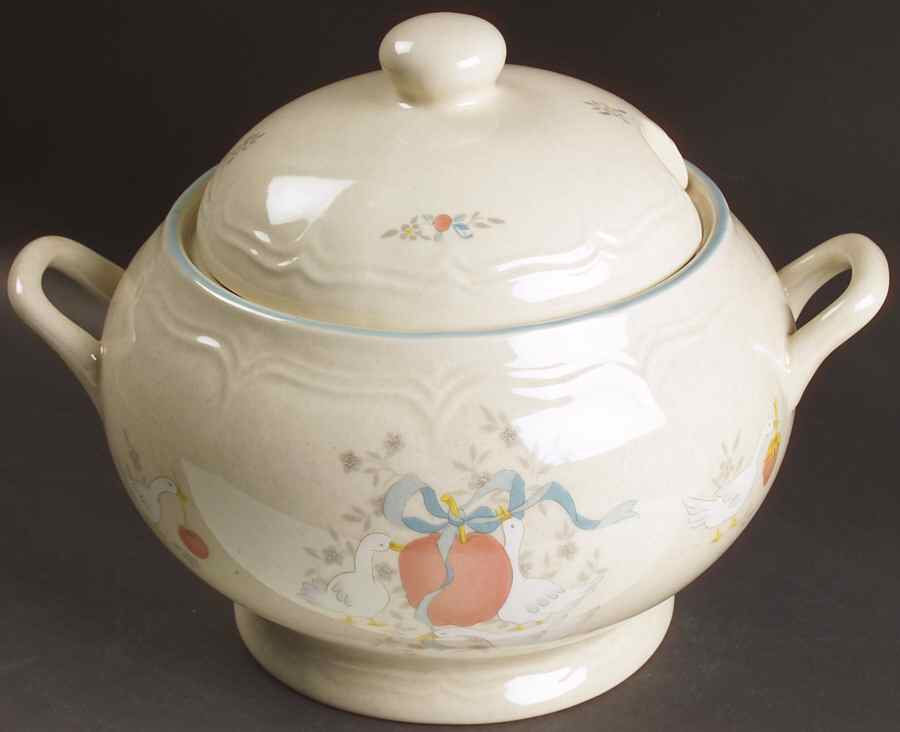 Marmalade Tureen & Lid by International-1