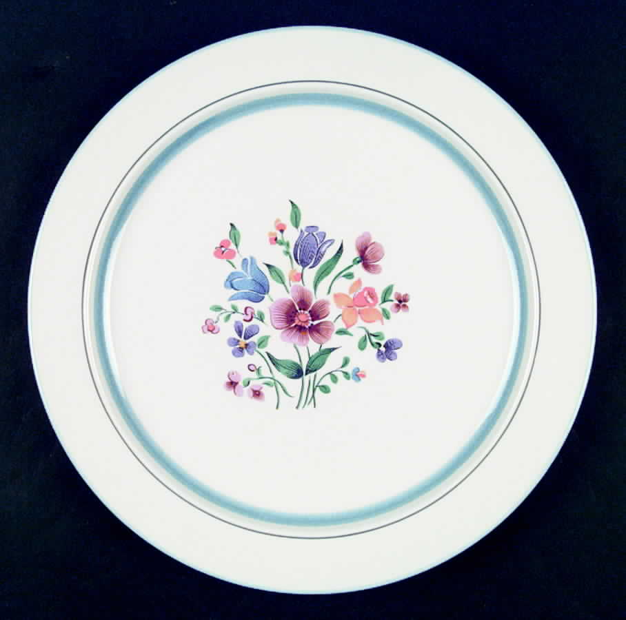 Melody Dinner Plate by International-1