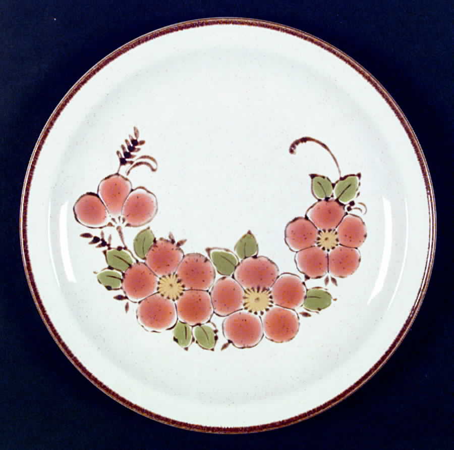 Primavera Dinner Plate by International-1