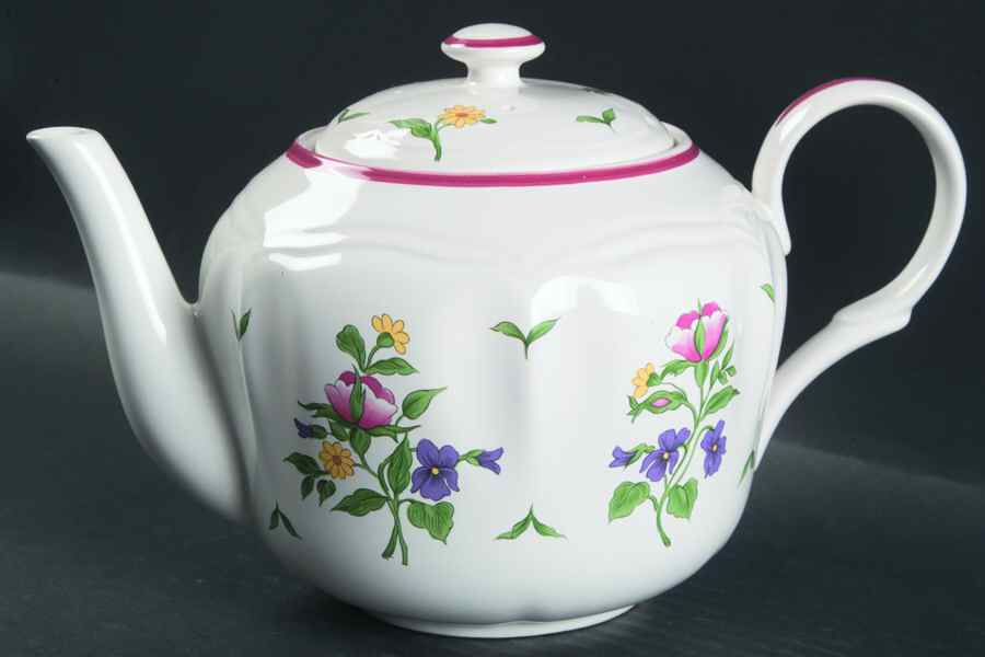 Rosalynn Teapot & Lid by International-1