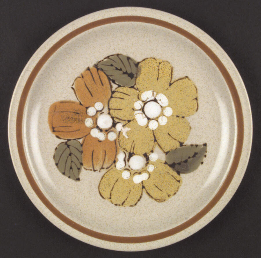 Sonia Dinner Plate by International-1