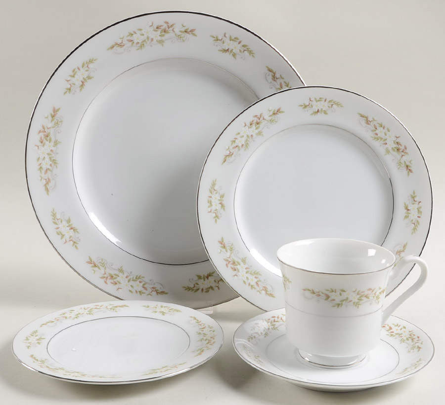 Springtime 5 Piece Place Setting by International-1