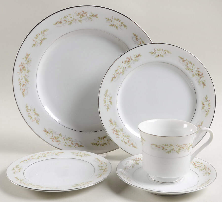 Springtime 40 Piece Estate Set by International-1