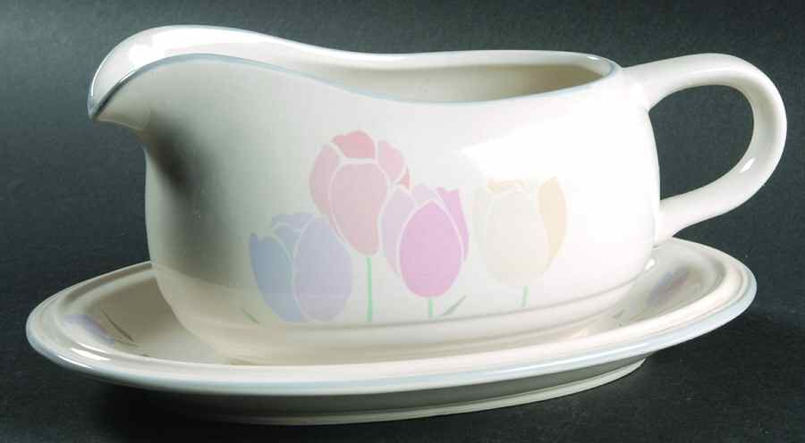 Spring Up Gravy Boat & Underplate by International-1