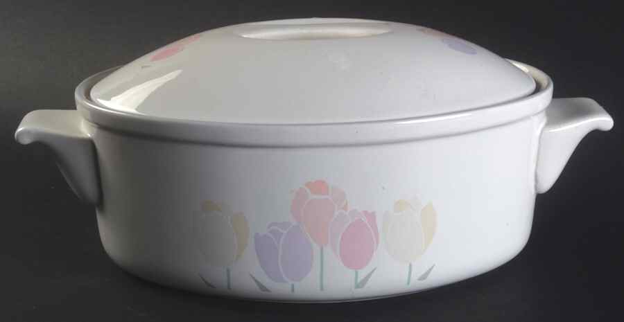Spring Up 2 Quart Oval Covered Casserole by International-1