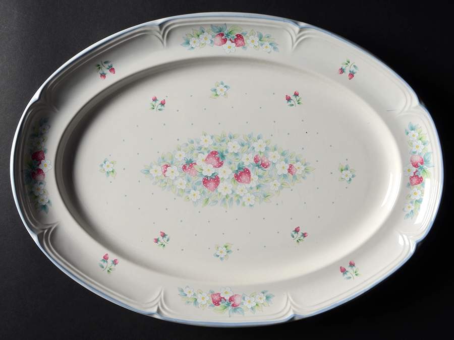 Strawberry Lane 15" Oval Serving Platter by International-1