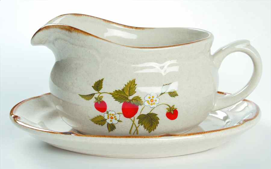 Strawberry Patch Gravy Boat & Underplate by International-1