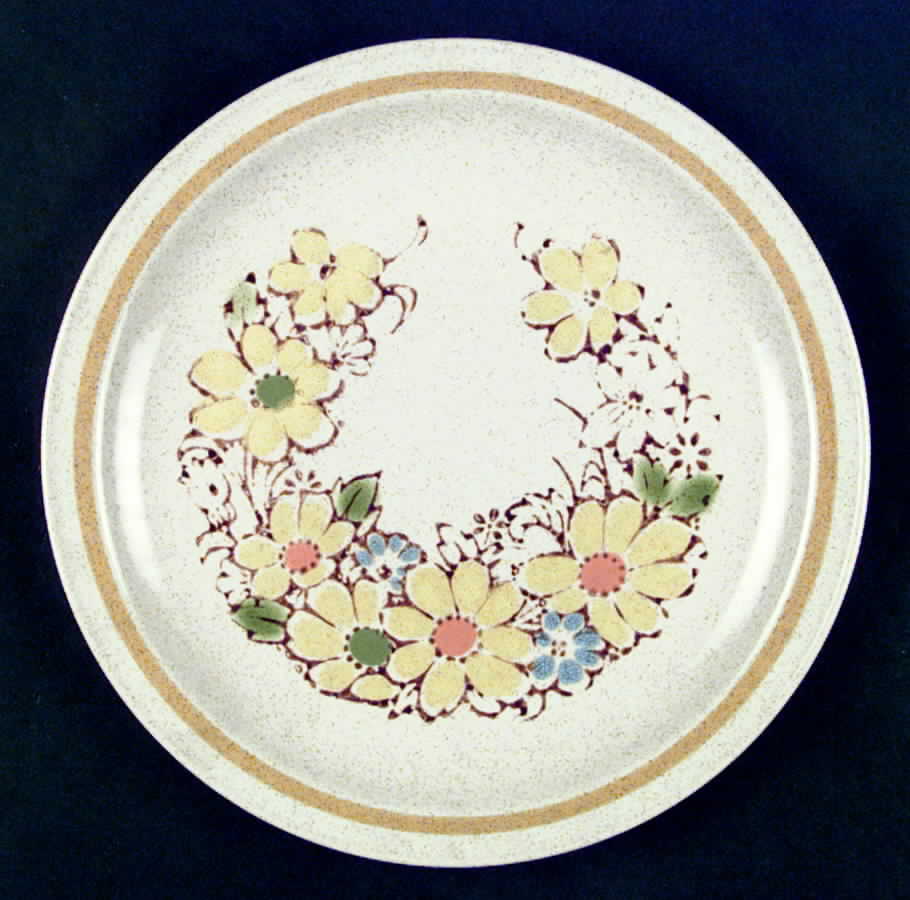 Sunnydale Dinner Plate by International-1