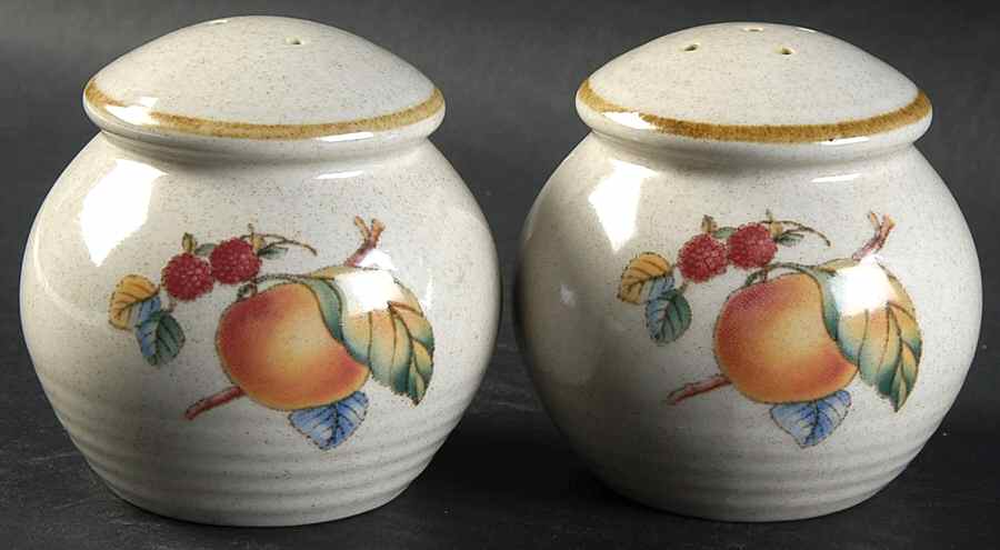 Sugar 'N Spice Salt & Pepper Set by International-1