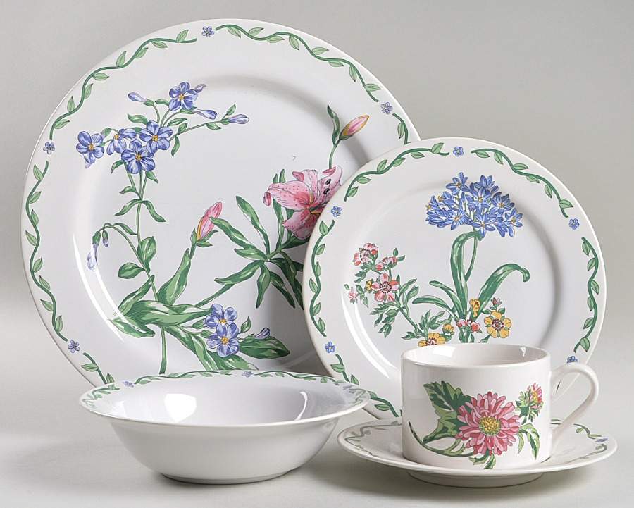 Terrace Blossoms 5 Piece Place Setting by International-1