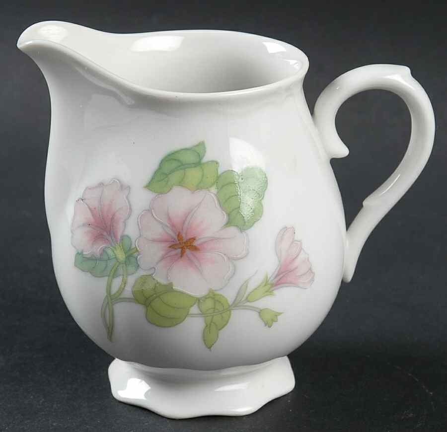 Trellis Creamer by International-1